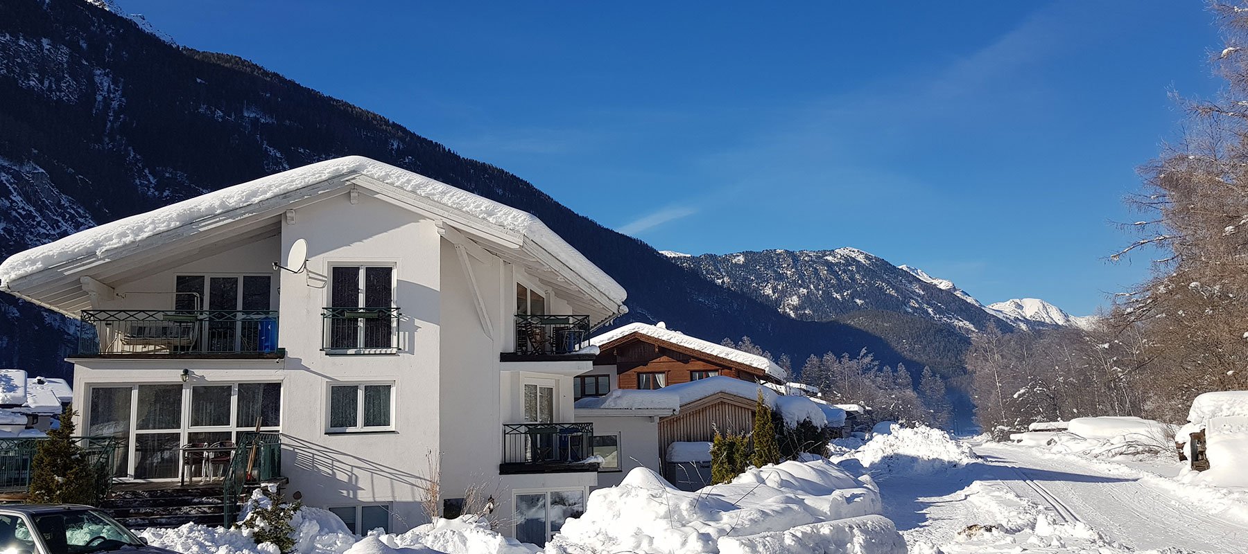 Haus Alpenflora im Winter